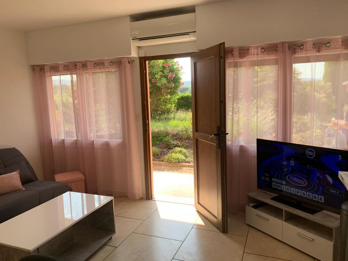 Апартаменти Le Venise 3 Etoiles Frejus Сент-Егюльф Екстер'єр фото